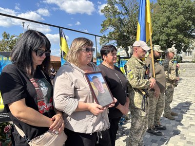 Навіки 35: у Доманівці попрощалися з військовим Віктором Кишинським Навіки 35: у Доманівці попрощалися з військовим Віктором Кишинським