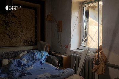 Пошкоджені будинки та автомобілі: фото наслідків атаки РФ по Одесі 13 вересня Пошкоджені будинки та автомобілі: фото наслідків атаки РФ по Одесі 13 вересня