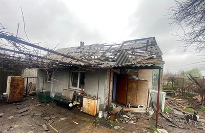 Наслідки обстрілів Донеччини 13 квітня. Фото: поліція Донеччини Наслідки обстрілів Донеччини 13 квітня. Фото: поліція Донеччини
