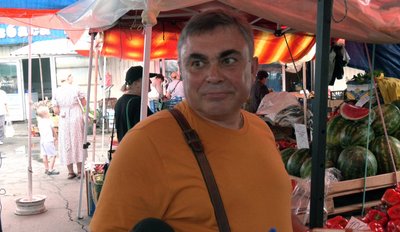 На луцьких ринках перевіряють кавуни: чи є в них нітрати