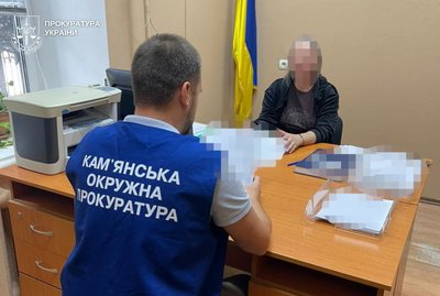 Збитки на закупівлі сонячних панелей й ремонті. Працівниці дитсадка й інженеру з Дніпропетровщини повідомили про підозру Збитки на закупівлі сонячних панелей й ремонті. Працівниці дитсадка й інженеру з Дніпропетровщини повідомили про підозру