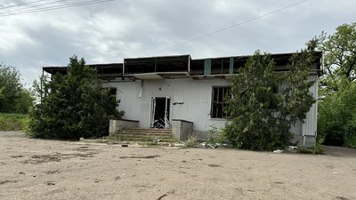 Розбитий магазин село Білокузьминівка Костянтинівська громада Донецька область 28 травня 2025 рік