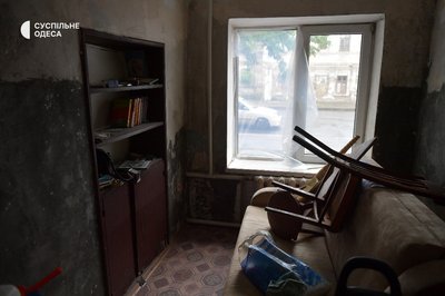 "Якби я там лежала, то мене б вже не було": РФ ударила по житловим будинкам Одеси в ніч на 1 червня "Якби я там лежала, то мене б вже не було": РФ ударила по житловим будинкам Одеси в ніч на 1 червня