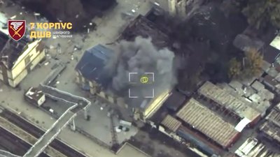 ДРГ у центрі Покровська розстріляла кількох мирних жителів — 7 корпус ДШВ ДРГ у центрі Покровська розстріляла кількох мирних жителів — 7 корпус ДШВ