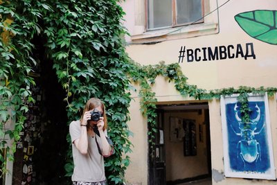 "Відкривати книгарню – не найстрашніше, що може бути під час війни". Стаття про нові книгарні та видавництва в Україні "Відкривати книгарню – не найстрашніше, що може бути під час війни". Стаття про нові книгарні та видавництва в Україні