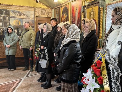 У Сумах попрощалися із загиблим бійцем Сергієм Лєвашовим У Сумах попрощалися із загиблим бійцем Сергієм Лєвашовим