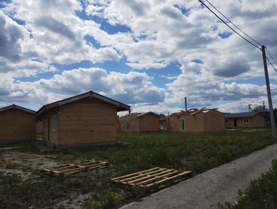 У Житомирі розповіли, як і чим облаштовують модульні будинки для переселенців