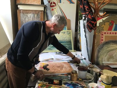 "Розписую гільзи замість дзвінкої порцеляни" — художник із Житомирщини Олександр Мкртчян "Розписую гільзи замість дзвінкої порцеляни" — художник із Житомирщини Олександр Мкртчян