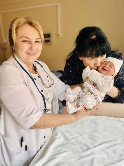 Новонароджена дитина Новонароджена дитина