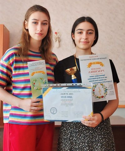 Евакуація з Бахмута, загибель батька і смерть матері: історія скрипальки з Одещини Евакуація з Бахмута, загибель батька і смерть матері: історія скрипальки з Одещини