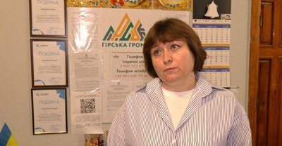 За словами Марини Кравцової, у хабі приймають спеціалісти пенсійного фонду та інших держустанов За словами Марини Кравцової, у хабі приймають спеціалісти пенсійного фонду та інших держустанов