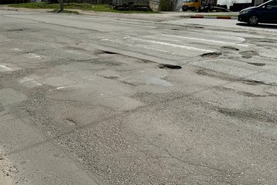 Частину вулиці Південно-Кільцевої у Чернівцях планують поточно відремонтувати Частину вулиці Південно-Кільцевої у Чернівцях планують поточно відремонтувати