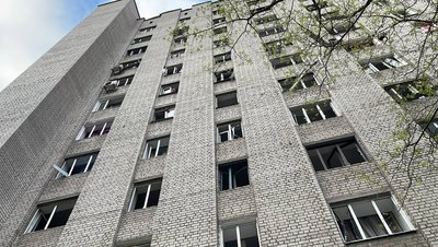 "Вибух, крики. Руки досі трусяться". Кілька районів Дніпра опинилися під атакою дронів: що відбувається на місцях ударів