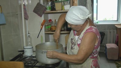 Вінничанка випекла понад 3,5 тонни медового печива для захисників Вінничанка випекла понад 3,5 тонни медового печива для захисників