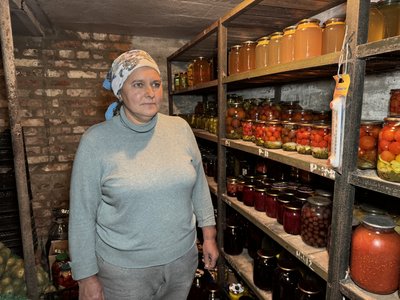 Як люди в селах Полтавщини готуються до зими та що заготовляють Як люди в селах Полтавщини готуються до зими та що заготовляють