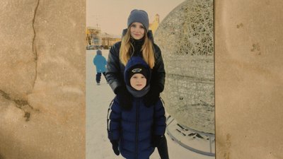 "Бабусю, а ти точно не помреш, мене не залишиш?": у Чернігові хлопчик, який втратив маму, чекає на батька з полону "Бабусю, а ти точно не помреш, мене не залишиш?": у Чернігові хлопчик, який втратив маму, чекає на батька з полону