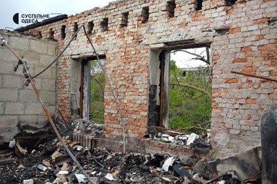 "Летять "шахеди" в наш район": спогади людей, чиї домівки зруйнувала атака РФ на Одесу 1 травня "Летять "шахеди" в наш район": спогади людей, чиї домівки зруйнувала атака РФ на Одесу 1 травня