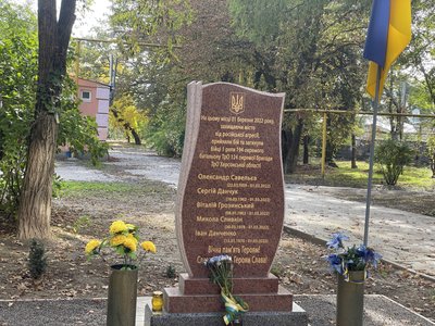 З автоматами та "коктейлями Молотова" йшли на російські танки. Історія захисника на псевдо "Херсон" З автоматами та "коктейлями Молотова" йшли на російські танки. Історія захисника на псевдо "Херсон"