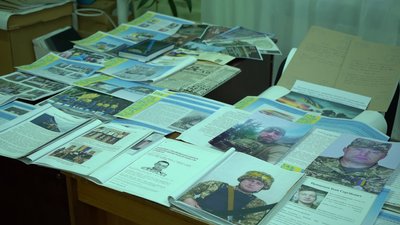 Книги, свідчення людей, буклети, листівки. В архіві Кіровоградщини збирають матеріали про російсько-українську війну Книги, свідчення людей, буклети, листівки. В архіві Кіровоградщини збирають матеріали про російсько-українську війну