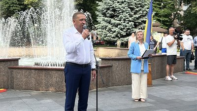 Кременчуцькі випускники отримали медалі за високі досягнення у навчанні
