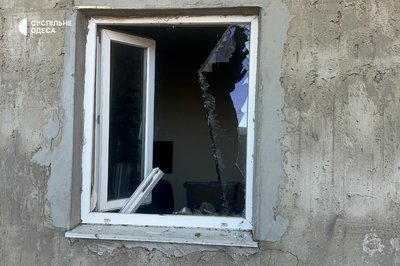 "Ні вікон, ні дверей": наслідки російської атаки на підприємство в Одеській області "Ні вікон, ні дверей": наслідки російської атаки на підприємство в Одеській області