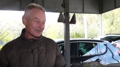 "Якраз час перевзутися": як водії змінюють літню гуму на зимову у Рівному "Якраз час перевзутися": як водії змінюють літню гуму на зимову у Рівному