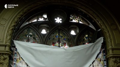 Пошкоджені автентичні вітражі: як Одеса оговтується після балістичного удару 31 січня Пошкоджені автентичні вітражі: як Одеса оговтується після балістичного удару 31 січня