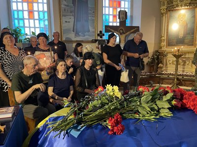 У Херсоні попрощались із загиблим військовим Федором Лозовичем У Херсоні попрощались із загиблим військовим Федором Лозовичем