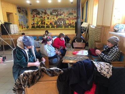 Волонтерки із Вінниччини сплели майже 600 маскувальних сіток для оборонців