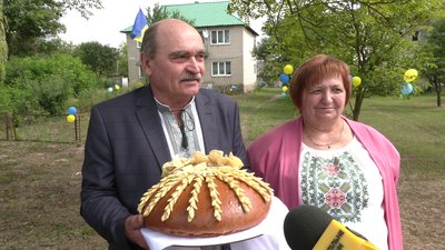 "Почуваюся вільною людиною": як після чотирьох років полону зустрічали Олександра Курча у селі на Рівненщині "Почуваюся вільною людиною": як після чотирьох років полону зустрічали Олександра Курча у селі на Рівненщині