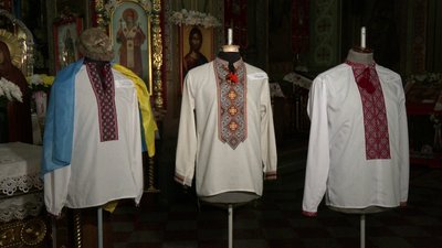 Вишиванки загиблих військових експонували у Свято-Воскресенському соборі міста Рівне Вишиванки загиблих військових експонували у Свято-Воскресенському соборі міста Рівне