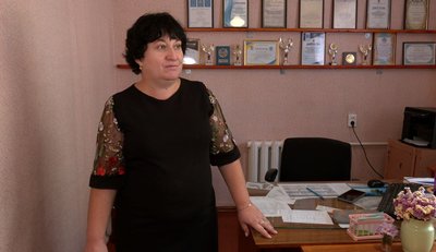 Скандал через серп і молот: чому в селі на Черкащині не декомунізували стелу Скандал через серп і молот: чому в селі на Черкащині не декомунізували стелу