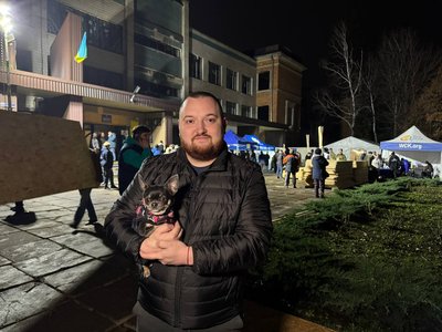 Війська РФ вдарили балістикою по Кривому Рогу: шестеро поранених, серед них 3-річна дівчинка Війська РФ вдарили балістикою по Кривому Рогу: шестеро поранених, серед них 3-річна дівчинка
