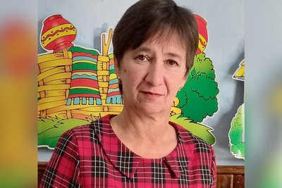 На Житомирщині волонтери Чуднівської громади за рік виготовили понад 100 маскувальних сіток для військових На Житомирщині волонтери Чуднівської громади за рік виготовили понад 100 маскувальних сіток для військових