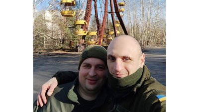 З полону 23 липня додому повернулися двоє нацгвардійців з ЧАЕС: Сергій Чоботар та Олександр Соя З полону 23 липня додому повернулися двоє нацгвардійців з ЧАЕС: Сергій Чоботар та Олександр Соя