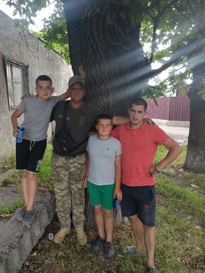 "За свою родину я ляжу": історія військовослужбовця з Одещини, який має 7 дітей "За свою родину я ляжу": історія військовослужбовця з Одещини, який має 7 дітей