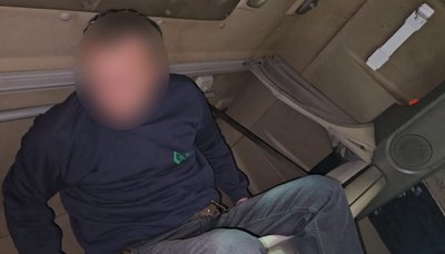 Вінничанин намагався виїхати з України, сховавшись у кабіні фури Вінничанин намагався виїхати з України, сховавшись у кабіні фури