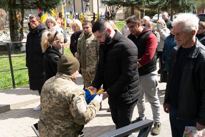 В Ужгороді попрощалися із захисником Віктором Сабіровим В Ужгороді попрощалися із захисником Віктором Сабіровим