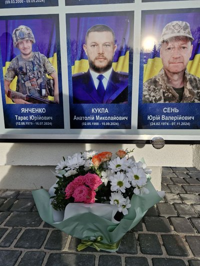 "Для мене і дітей він герой": інтерв’ю з дружиною сапера з Дніпропетровщини, який загинув під час розмінування Сумщини "Для мене і дітей він герой": інтерв’ю з дружиною сапера з Дніпропетровщини, який загинув під час розмінування Сумщини