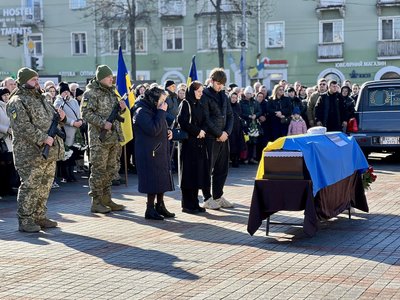 З військовим Петром Мельником попрощалися у Рівному З військовим Петром Мельником попрощалися у Рівному