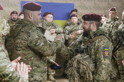 Воїнам житомирської 95-ї бригади вручили державні та відомчі нагороди Воїнам житомирської 95-ї бригади вручили державні та відомчі нагороди