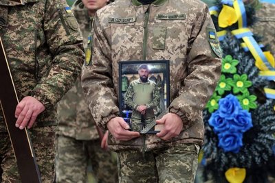 Загиблого оборонця з Луганщини Вадима Лихацького поховали на Київщині