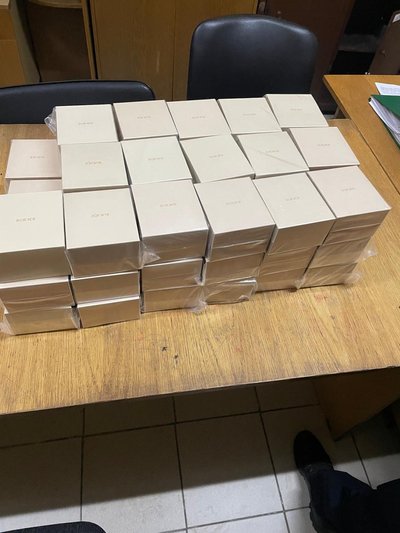 На Львівщині викрили контрабанду годинників на майже 200 тисяч гривень На Львівщині викрили контрабанду годинників на майже 200 тисяч гривень