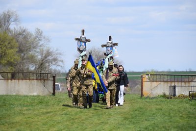На Кіровоградщині попрощалися з трьома захисниками