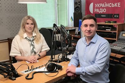 Скільки пар одружилися та розлучилися за шість місяців 2026 року на Рівненщині Скільки пар одружилися та розлучилися за шість місяців 2026 року на Рівненщині