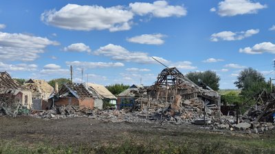 Зруйновані будинки селище Райське Дружківська громада Донецька область 19 серпня 2025 рік Зруйновані будинки селище Райське Дружківська громада Донецька область 19 серпня 2025 рік
