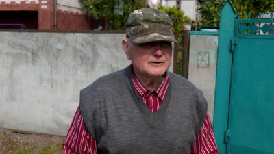 Люди гасили пожежу шлангом для поливу городу: очевидець про наслідки атаки РФ на приватний сектор у Чернігові Люди гасили пожежу шлангом для поливу городу: очевидець про наслідки атаки РФ на приватний сектор у Чернігові
