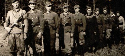 Мазепинка, шанель і кітель: музею на Рівненщині подарували елементи уніформи УПА Мазепинка, шанель і кітель: музею на Рівненщині подарували елементи уніформи УПА