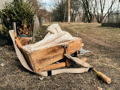 Не грають, а сіють: історія "скрипки-сівалки" та її власника з Охтирщини Сумської області Не грають, а сіють: історія "скрипки-сівалки" та її власника з Охтирщини Сумської області