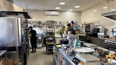 “Передаємо традиції далі”: у Сваляві на Закарпатті родина пече солоні паски за рецептом бабусі “Передаємо традиції далі”: у Сваляві на Закарпатті родина пече солоні паски за рецептом бабусі